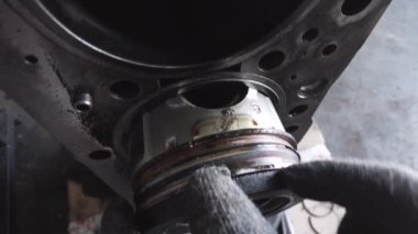Dizel motor tamiri ve yeniden inşa. Çekici motorun tamiri