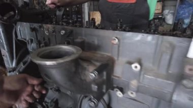 Dizel motor tamiri ve yeniden inşa. Çekici motorun tamiri