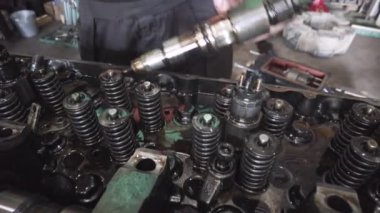 Dizel motor tamiri ve yeniden inşa. Çekici motorun tamiri