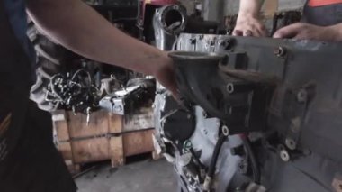 Dizel motor tamiri ve yeniden inşa. Çekici motorun tamiri