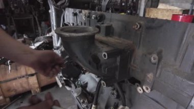 Dizel motor tamiri ve yeniden inşa. Çekici motorun tamiri