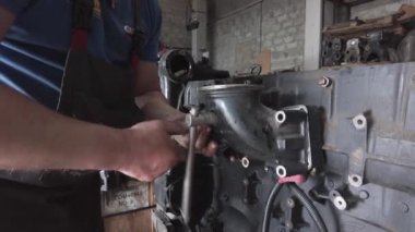 Dizel motor tamiri ve yeniden inşa. Çekici motorun tamiri