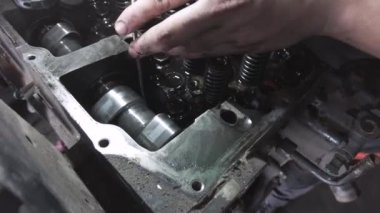 Dizel motor tamiri ve yeniden inşa. Çekici motorun tamiri