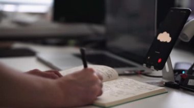 AI-Güçlü Yaratıcılık: ChatGPT Gerçek Zamanlı İnovasyon Sohbeti