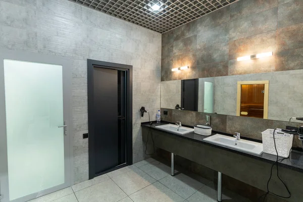 漂亮的现代化淋浴房 — 图库照片