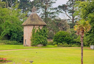 Kolombiyalı (Dove House) Samamas Manor St. Helier Jersey Botanik Bahçeleri
