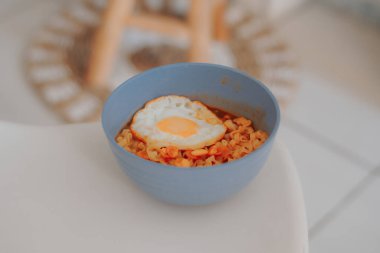 Yumurtalı kahvaltı.