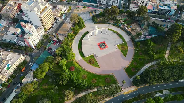 Jess Mara bölgesindeki Prceres de la Independencia Park 'ın insansız hava aracı görüntüsü, Lima, Peru.