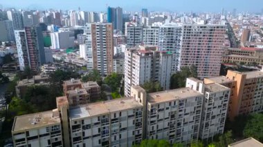Jess Mara Bölgesi üzerindeki hava aracı görüntüsü Şehir Manzarasını ve Lima, Peru City Skyline 'ı gösteriyor.