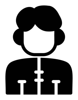 Elinde mikrofon olan kadın.