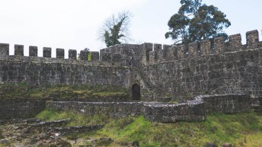 Gürcistan tarihindeki antik kale taş duvarları macerayı mahvetti