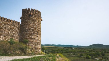 Gürcistan tarihindeki antik kale taş duvarları macerayı mahvetti