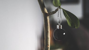 Noel süslemeleri siyah cam top minimalist fotoğraf süsleme