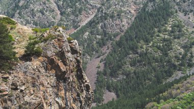 Gürcistan 'daki Kafkas Dağları Kazbegi Dağı' nda yürüyüş macerası