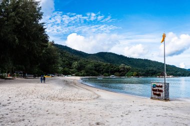 Tropikal sahil kıyısı Asya Malezya su kıyısı fotoğrafı