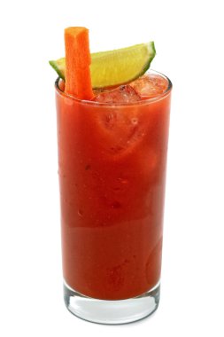 Bloody Mary, votka, domates suyu, limon suyu, Worcestershire sosu, acı sos, tuz, karabiber ve limon diliminden yapılmış klasik bir içecek..