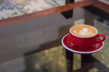 Purwokerto City, Central Java, Endonezya 'da Endonezya kahvesinin güzel tadı. 31 Ekim 2024 'te bir profesyonel tarafından çekilmiş. Endonezya kültürüyle güzel bir kahve.