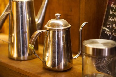 Purwokerto City, Central Java, Endonezya 'da Endonezya kahvesinin güzel tadı. 31 Ekim 2024 'te bir profesyonel tarafından çekilmiş. Endonezya kültürüyle güzel bir kahve.