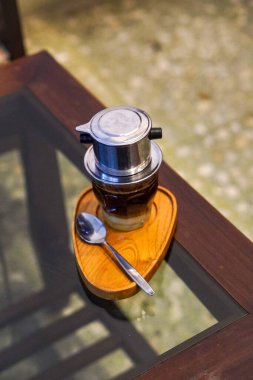 Purwokerto City, Central Java, Endonezya 'da Endonezya kahvesinin güzel tadı. 20 Kasım 2024 'te bir profesyonel tarafından çekilmiş. Endonezya kültürüyle güzel bir kahve.