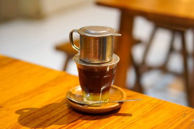 Purwokerto City, Central Java, Endonezya 'da Endonezya kahvesinin güzel tadı. 20 Kasım 2024 'te bir profesyonel tarafından çekilmiş. Endonezya kültürüyle güzel bir kahve.