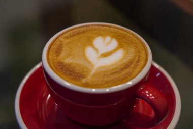 Purwokerto City, Central Java, Endonezya 'da Endonezya kahvesinin güzel tadı. 20 Kasım 2024 'te bir profesyonel tarafından çekilmiş. Endonezya kültürüyle güzel bir kahve.