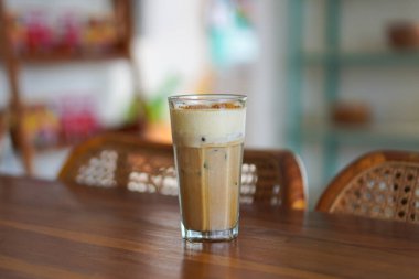 Purwokerto City, Central Java, Endonezya 'da Endonezya içkisinin güzel tadı. 10 Aralık 2024 'te bir profesyonel tarafından çekilmiştir. Endonezya kültürüyle güzel bir içki.