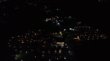 Banyumas Regency, Central Java, Endonezya 'daki Baturaden şehrinin insansız hava aracı görüntüsü. 01 Ocak 2024 'te bir profesyonel tarafından çekilmiştir. Güzel manzaralı harika bir şehir manzarası.