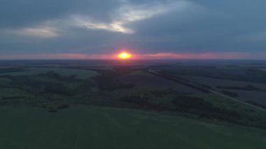 Nizhny Novgorod bölgesinin doğal yaz manzaraları