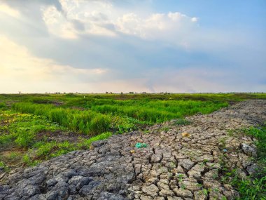 Dağlarda güzel bir gün batımı