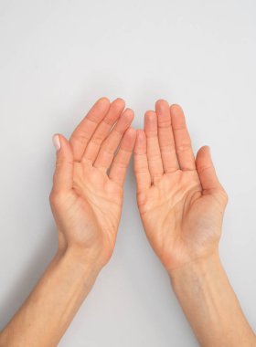 Kadın Elleri Açık Avuç İçinin Yakın Çekim Fotoğrafı Makro Görünümü