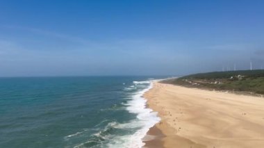 Büyük Dalgalar Sahile Düştü, Okyanus Dalgaları Görünümü 