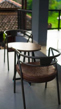 Benzersiz bir kahve dükkanı büyüleyici bir dekor ve ilgi çekici tesislerle uğulduyor. Kahveciler ve sosyal toplantılar için mükemmel bir yer..