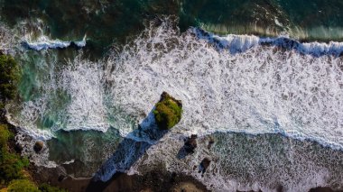 Bali 'deki Batu Tegi Sahili' nin havadan görünüşü