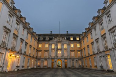 saray ve büyük saray