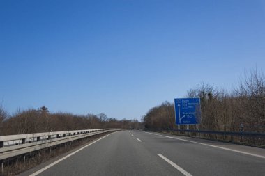 Kırsal kesimde boş otoyol