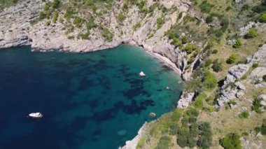 Baia di Ieranto, Amalfi sahilinde insansız hava aracı görüntüsü