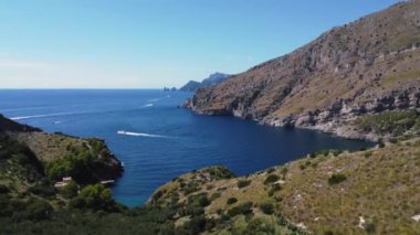 Baia di Ieranto, Amalfi sahilinde insansız hava aracı görüntüsü
