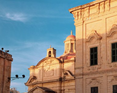 La Valletta eski Malta kasabası gün batımı. Yüksek kalite fotoğraf