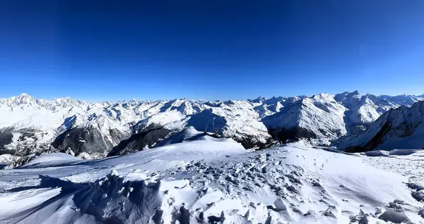 Dağların güzel manzarası