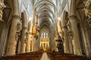 Brüksel 'deki Saint-Michel Katedrali' nin içinde, Belçika 'nın başkenti