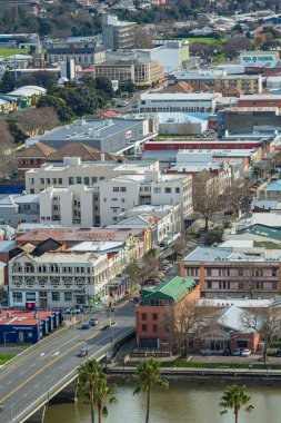 Whanganui, Yeni Zelanda 'daki Dury Hill' den Whanganui Nehri ve şehir manzarası