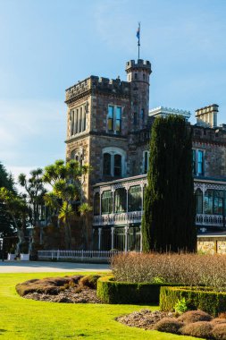 Larnach Kalesi, Yeni Zelanda 'nın Dunedin, Yeni Zelanda' daki tek kalesi.