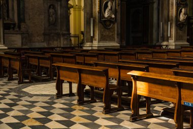 Napoli, İtalya 'daki Santa Maria Katedrali' nin içinde.