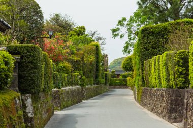 Chiran, Minamikyushu City, Kagoshima Bölgesi, Japonya 'daki Samuray ikamet caddesi.