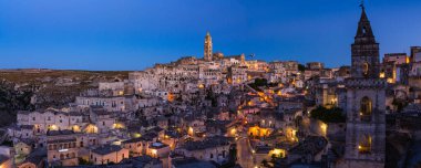 Matera Katedrali, St. Peter Kilisesi ve Matera, İtalya 'daki mağara manzarası, 