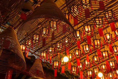 Wenwu Tapınağı, Hong Kong 'da spiral tütsü.