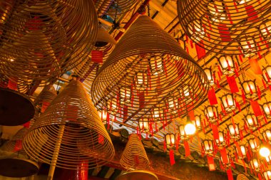 Wenwu Tapınağı, Hong Kong 'da spiral tütsü.