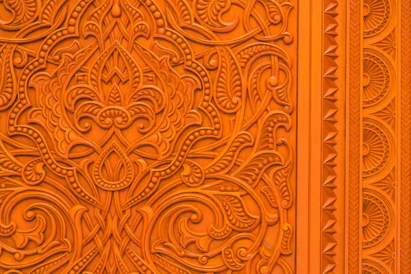 Muscat, Umman 'daki Sultan Qaboos Büyük Camii' nin kapısı.