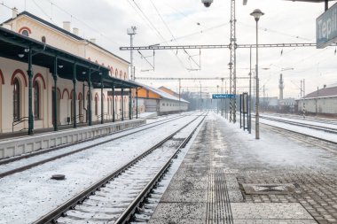 Teplice, Çek Cumhuriyeti, 7 Ocak 2025. Yerel tren istasyonu. Yüksek kalite fotoğraf