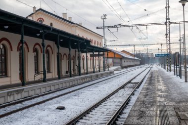 Teplice, Çek Cumhuriyeti, 7 Ocak 2025. Yerel tren istasyonu. Yüksek kalite fotoğraf
